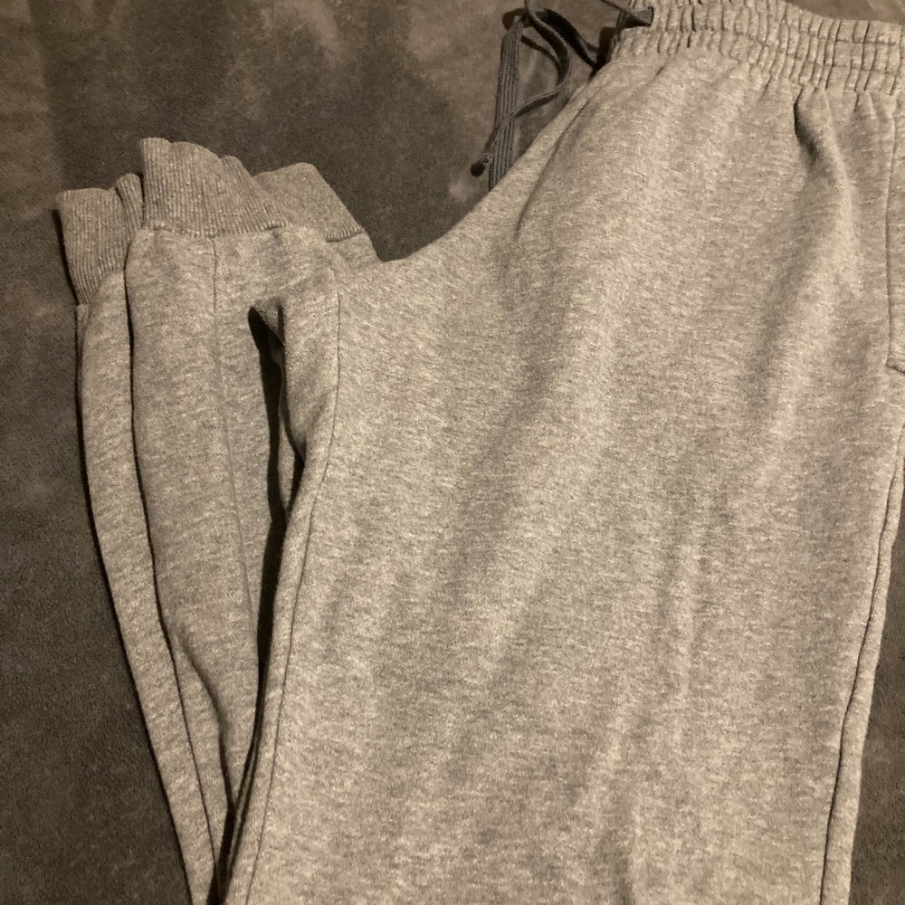 Under Armour Mens Gray Joggers. - Picture 4 of 5